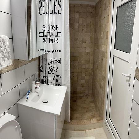Apartamnet Regim Hotelier Bucarest Extérieur photo