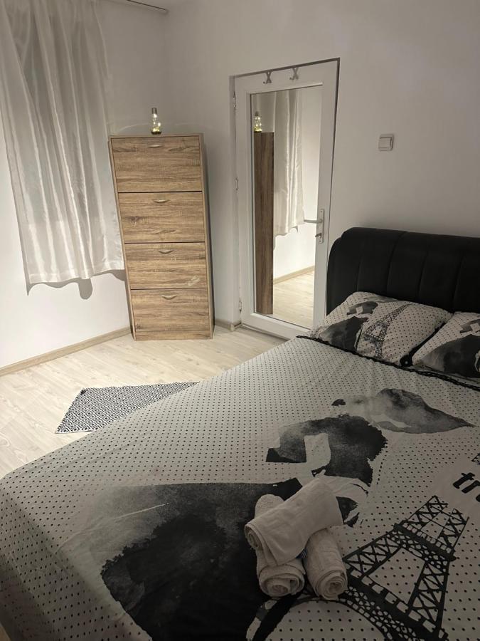 Apartamnet Regim Hotelier Bucarest Extérieur photo