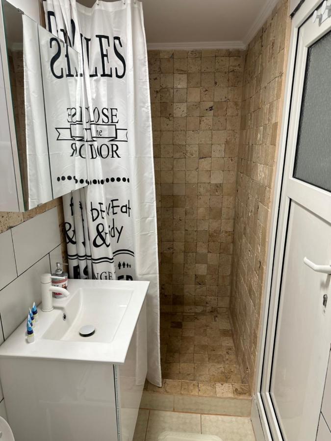 Apartamnet Regim Hotelier Bucarest Extérieur photo